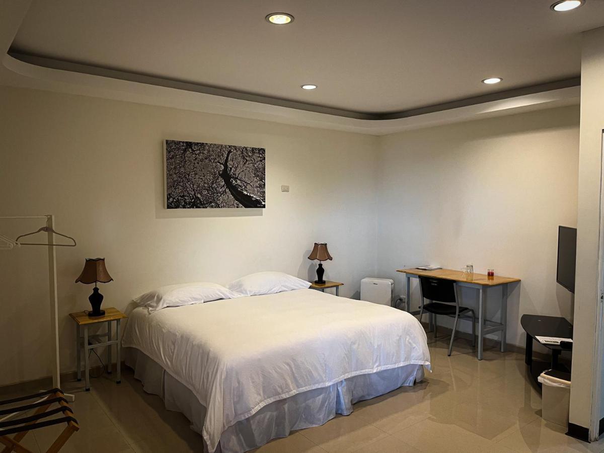 Legacy Boutique Hotel Quesada  Bagian luar foto