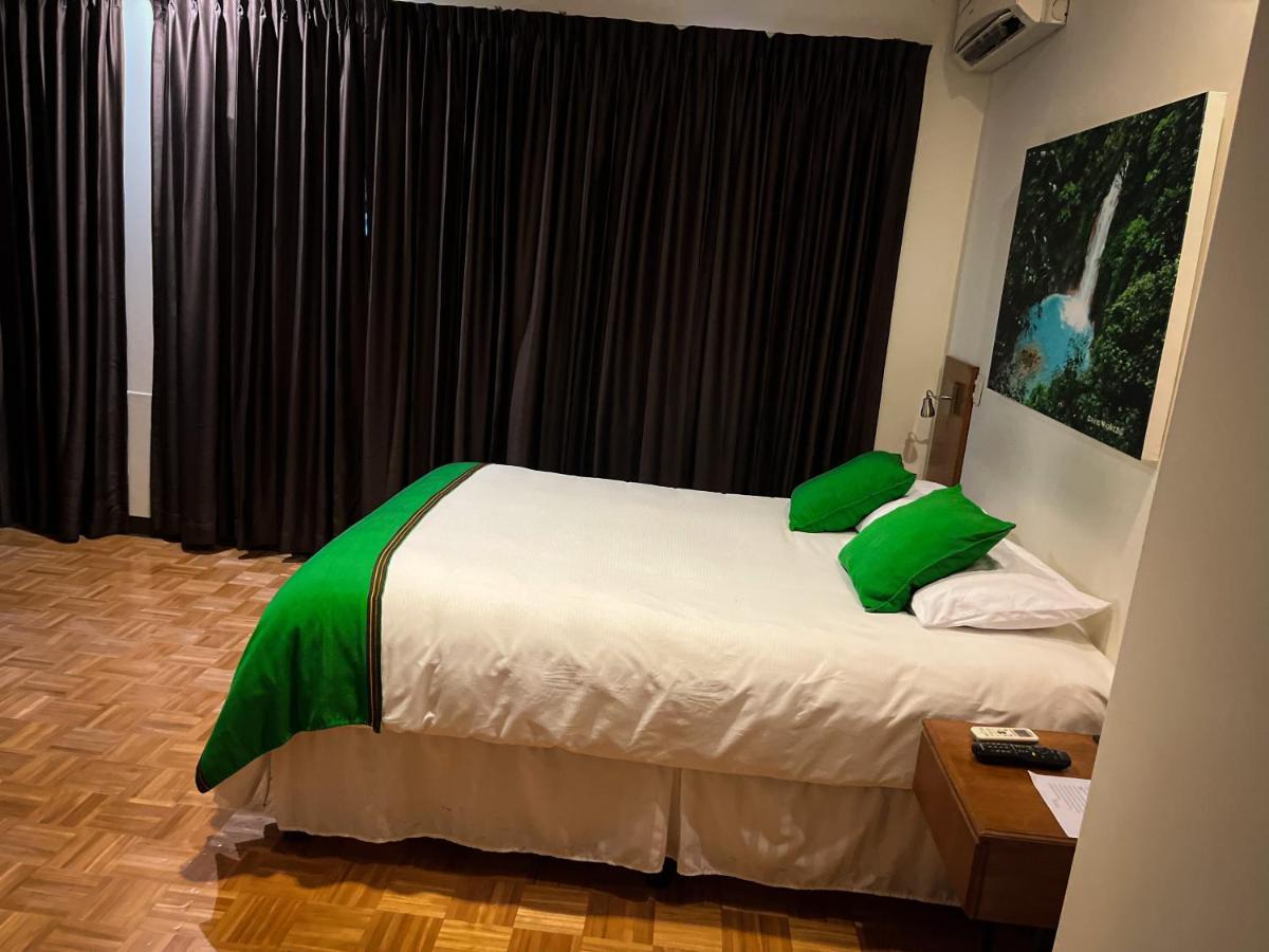 Legacy Boutique Hotel Quesada  Bagian luar foto