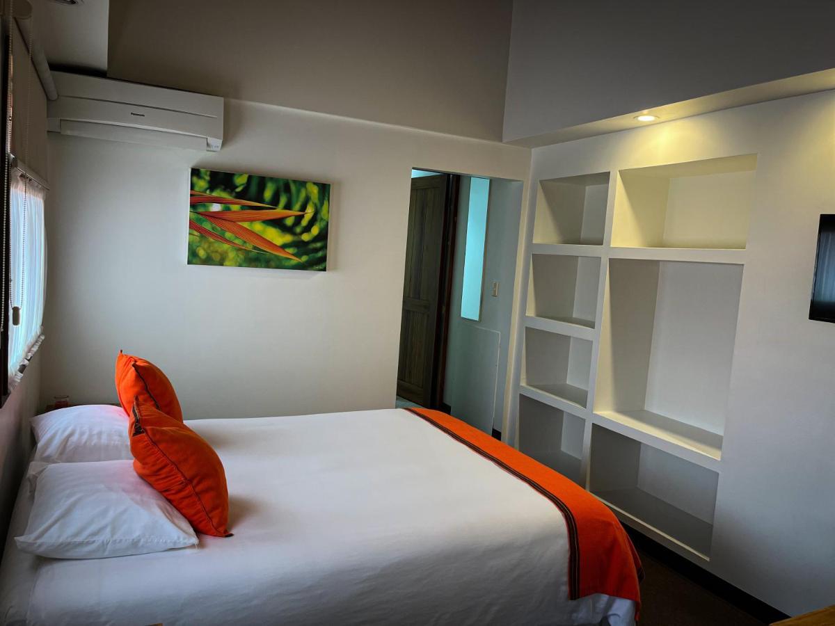 Legacy Boutique Hotel Quesada  Bagian luar foto